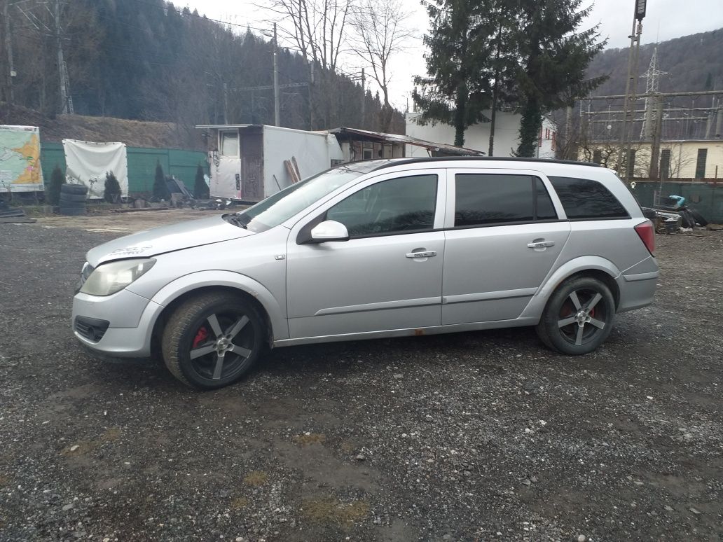 Ușii Opel Astra H culoare z157