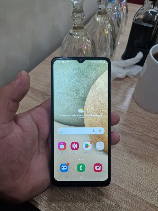 Продам телефон Samsung A04 память 64гб состояние отличное