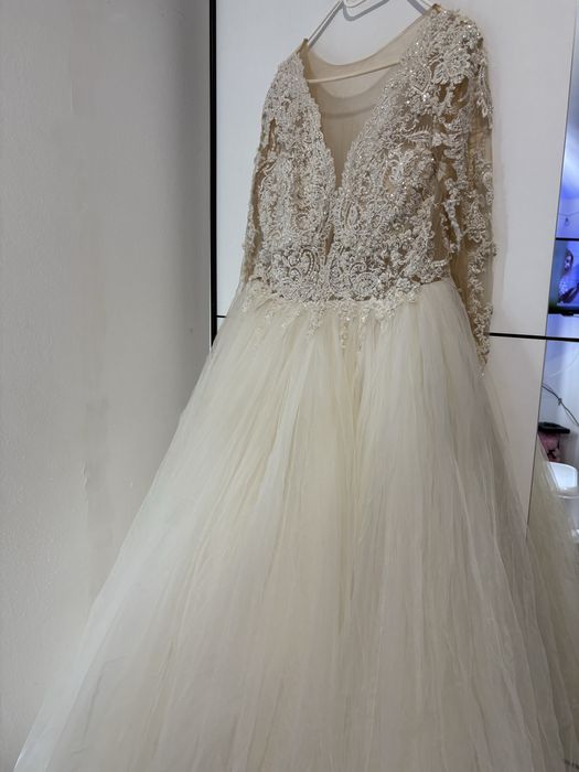 Rochie mireasa tip printesa