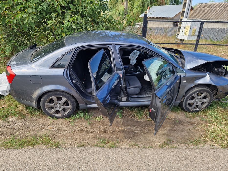 Dezmembrez audi a4 b6 131 cp cod motor AWX