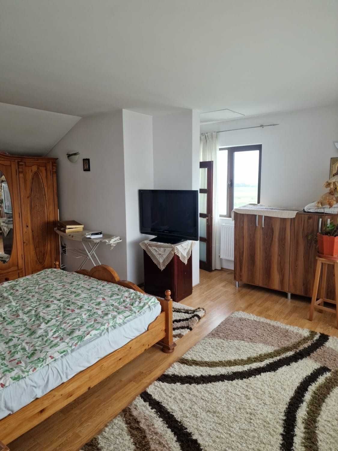 casa in plopeni cu 35 ari de teren
