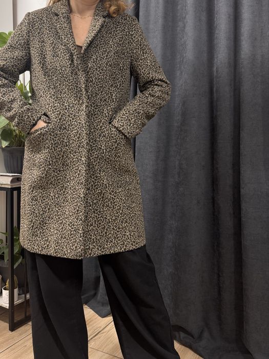 Palton F&F maro cu negru