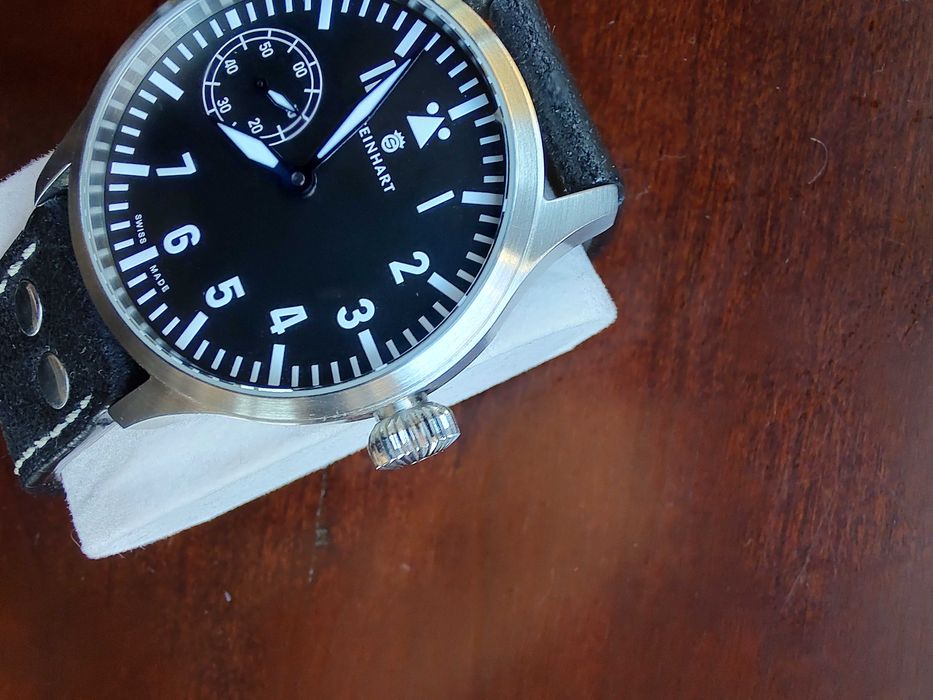 Steinhart Nav B uhr