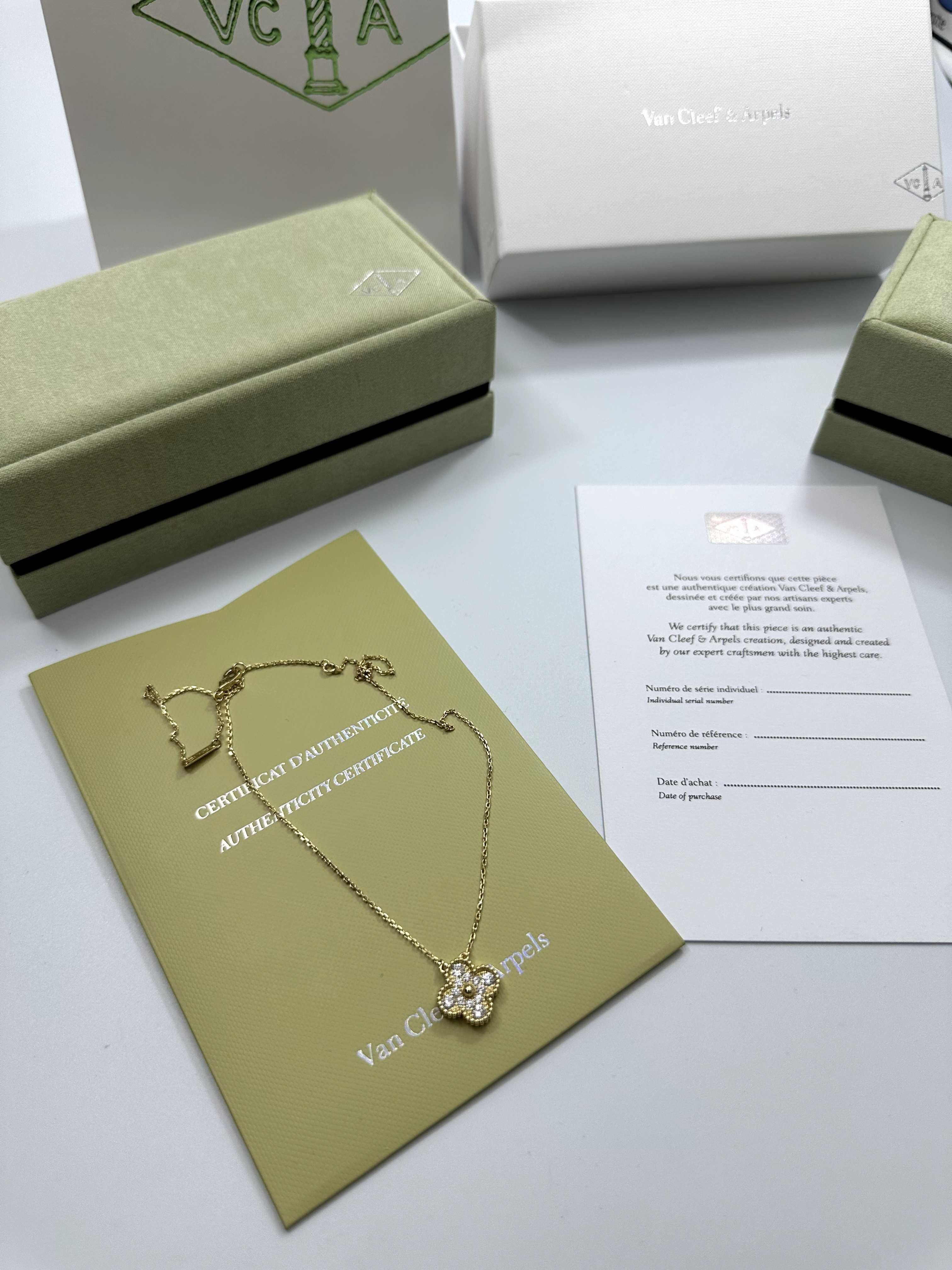 Colier Van Cleef & Arpels Aur 750 Diamonds