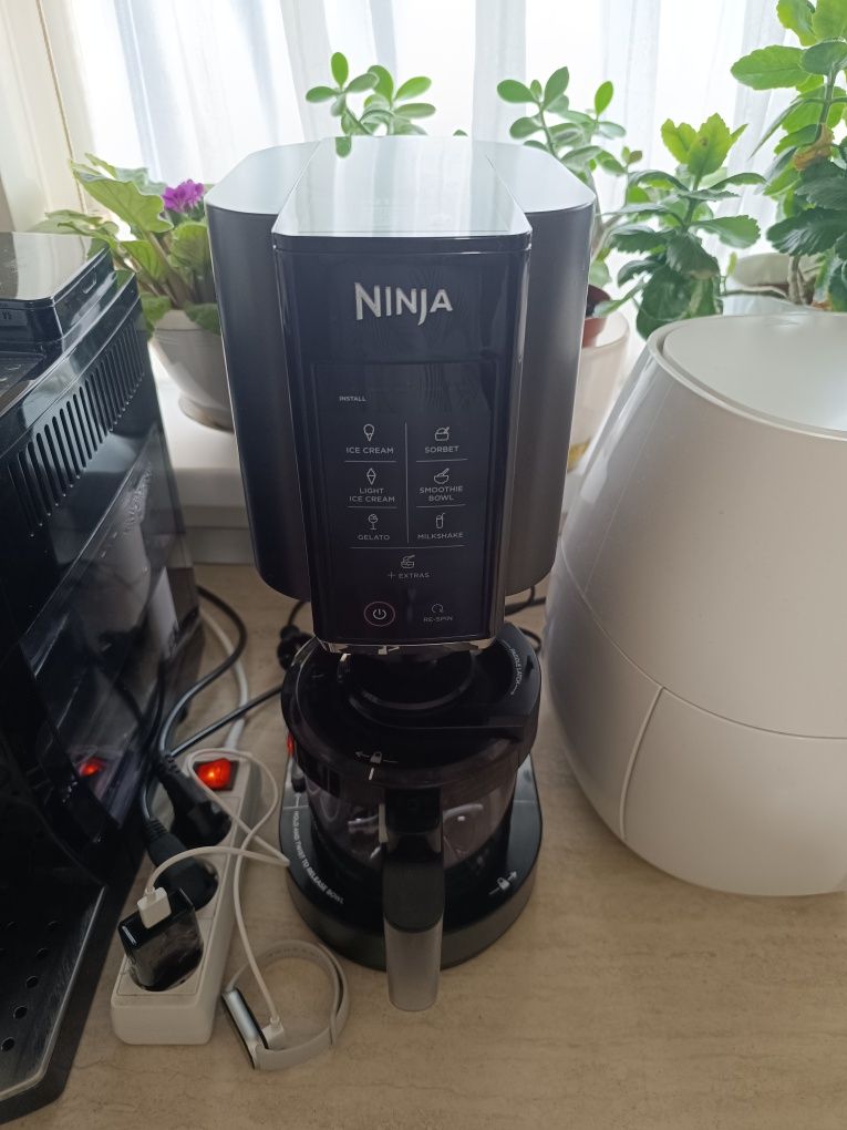 Ninja aparat înghețată