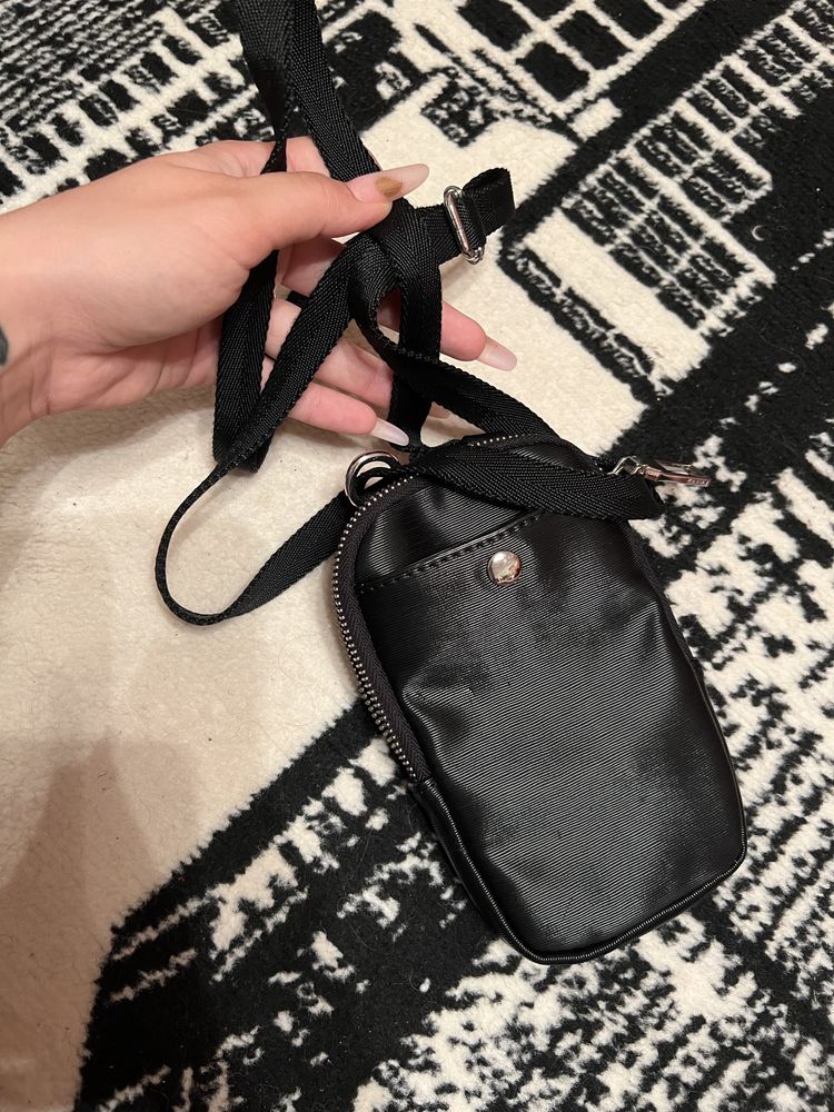 Vand geanta/borseta pentru telefon Zara