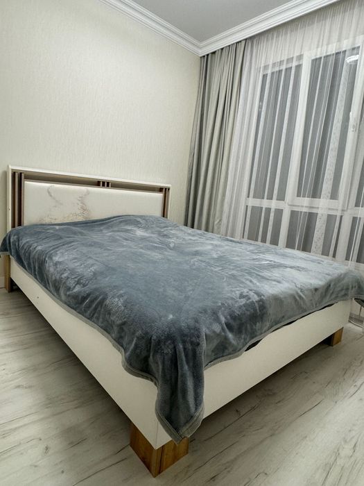 Продам 2 -х местная кровать с матрасом