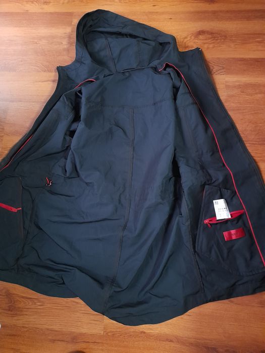HUGO BOSS  мъжко яке M- L размер.