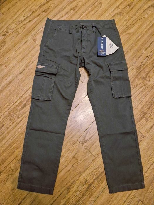 Pantaloni cargo Aeronautica Militare, masura M, noi, sigilati.