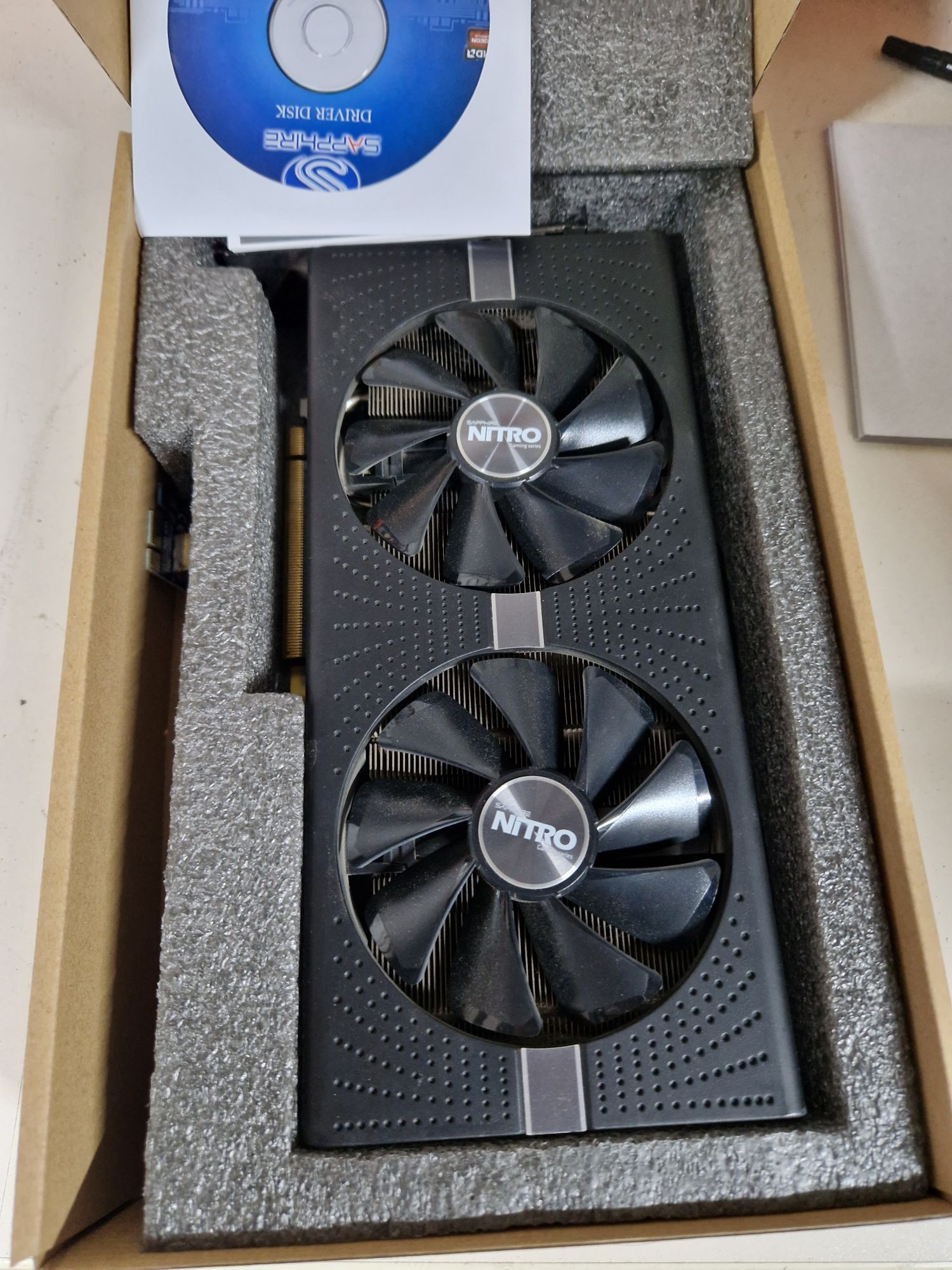 Placa video Sapphire Nitro plus RX 570 8gb RAM , cutie garanție