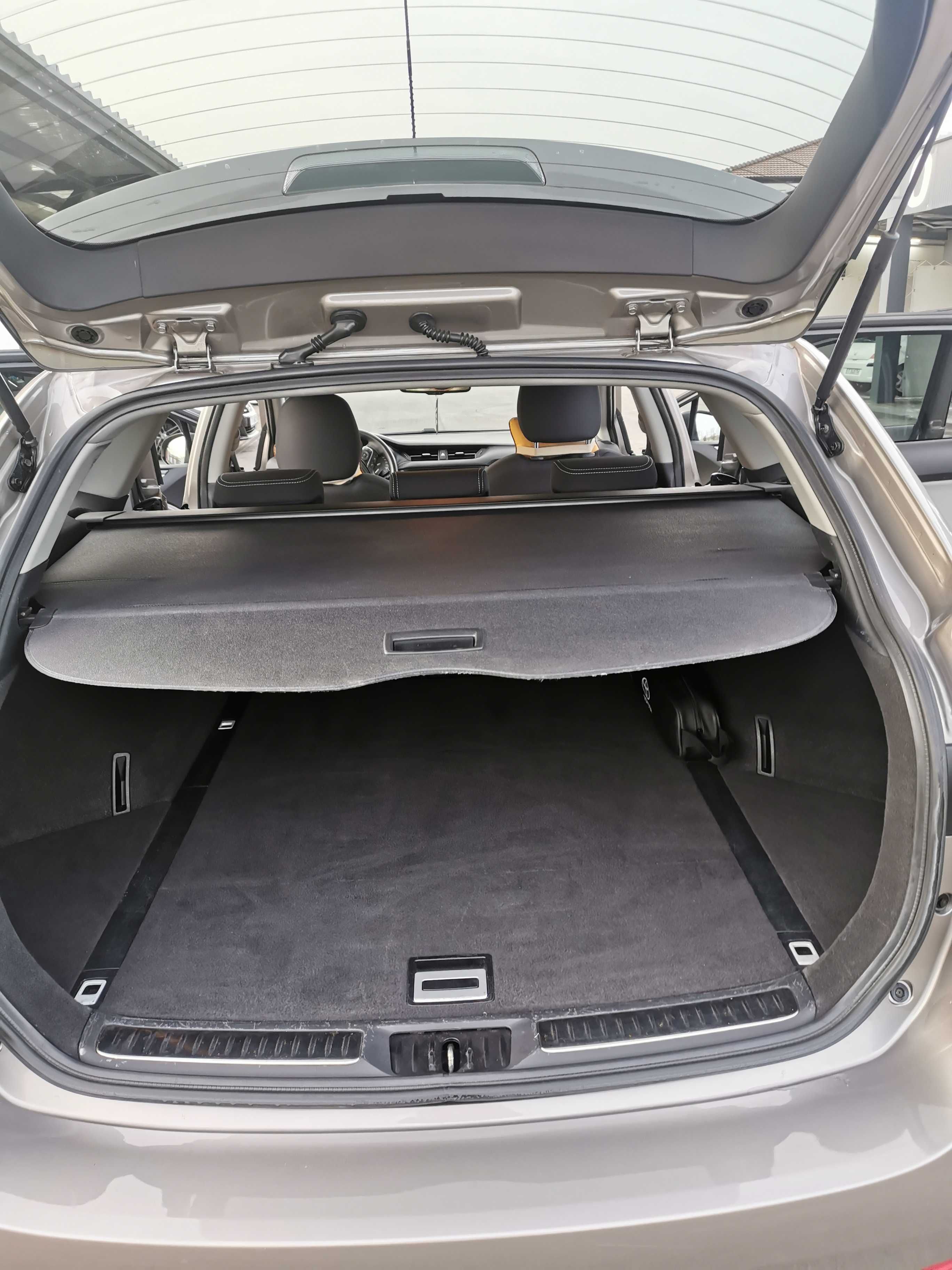 Toyota avensis 2016g