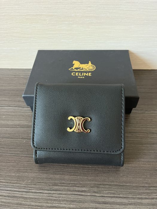 Нови портмонета Guess Miu Miu Celine