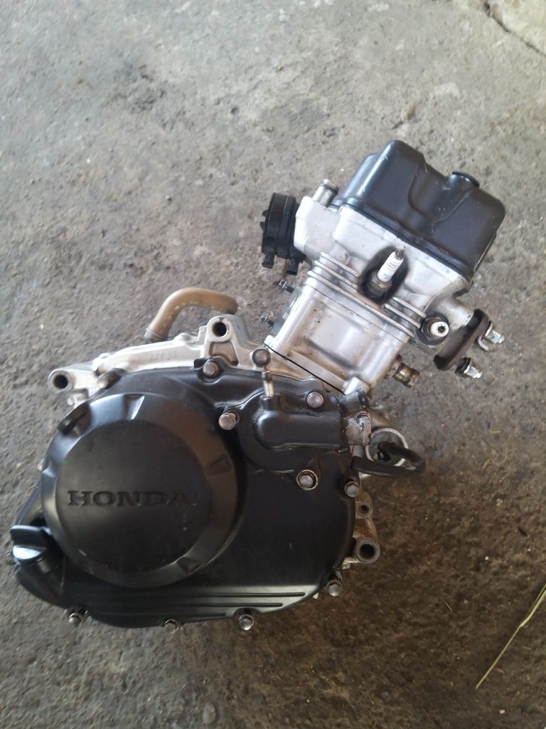 Dezmembrez motor Honda CBR 125R