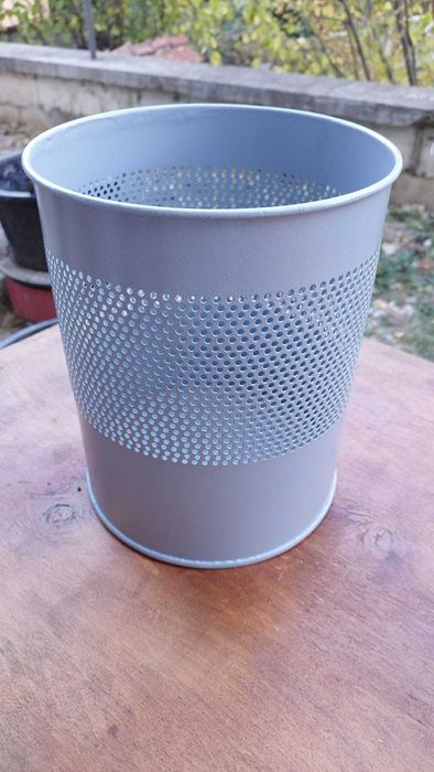 Метален кош за боклук Esmetal сив кръгъл Ф23см и височина 28см Нов