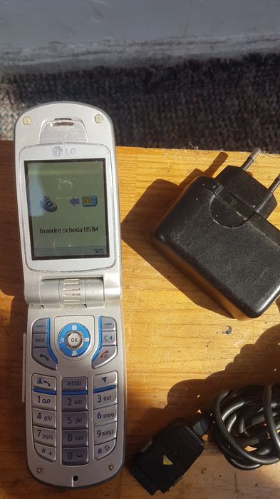 Telefoane LG 8130 si LG 8330