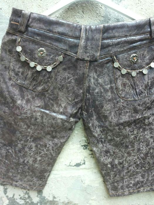 Кожени къси панталони