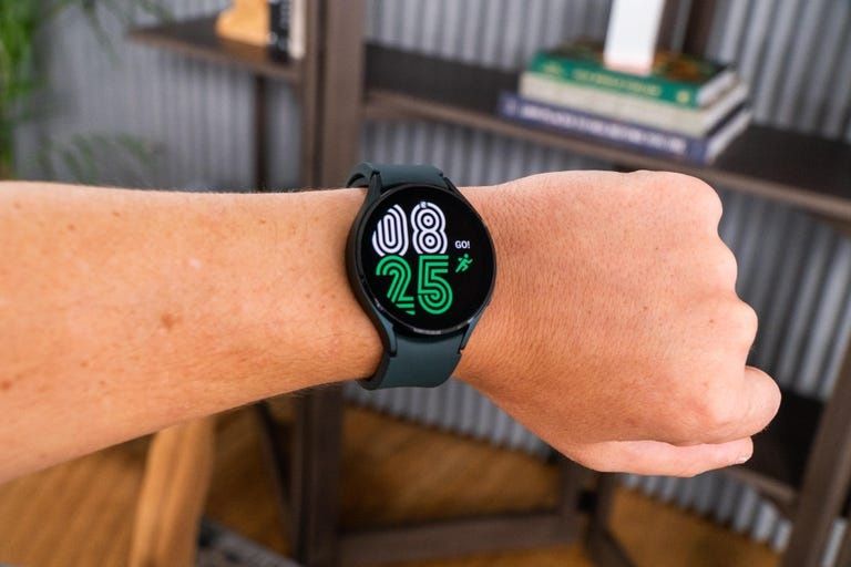 Samsung Galaxy Watch 4 44mm LTE (4G) – Като Нов!