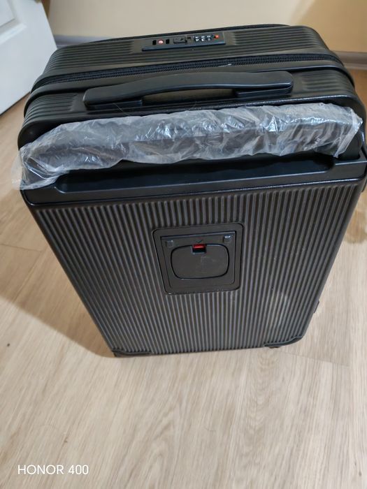 Продам чемодан, новый