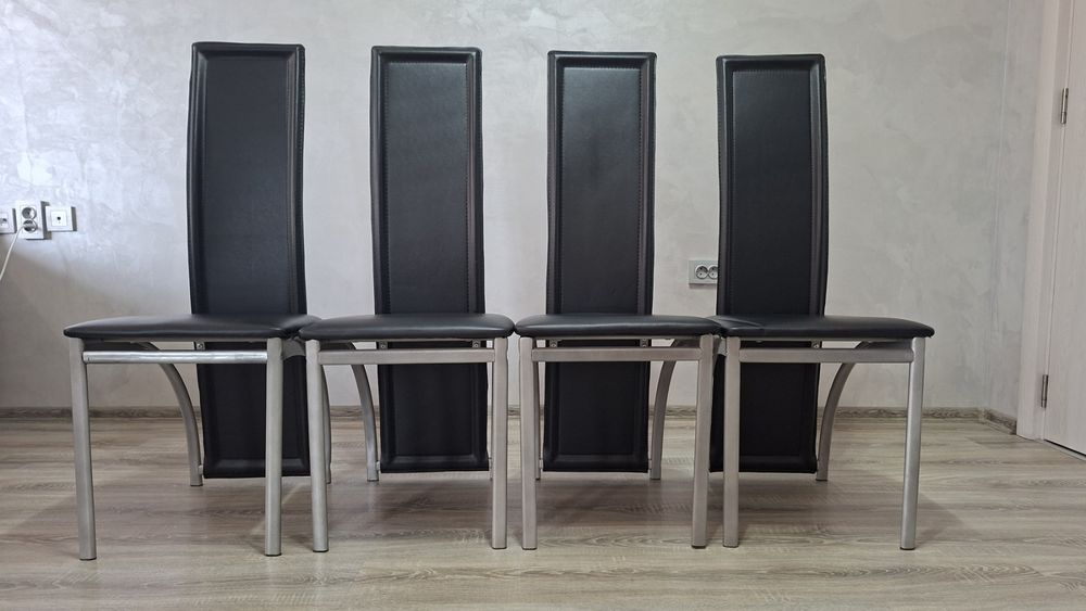 Трапезни столове