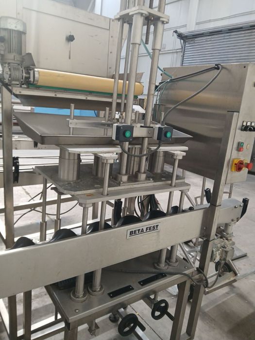 Полу-автоматична машина за пълнене на плодове и зеленчуци