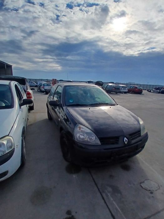 Dezmembram Renault Clio