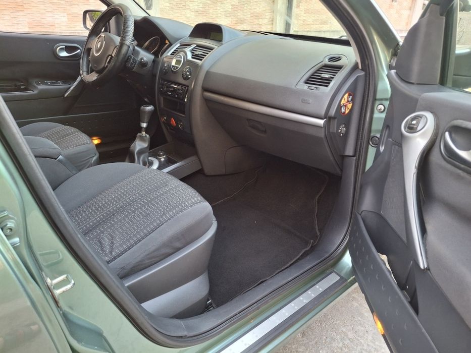 Renault megane 2 1.6 benzină euro 4 fab.2006 
fab.2006
benzina 112cp ,