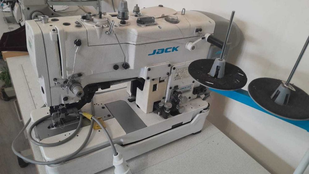Швейная машина Jack