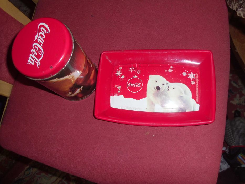 Set Coca -Cola, tavi plastic