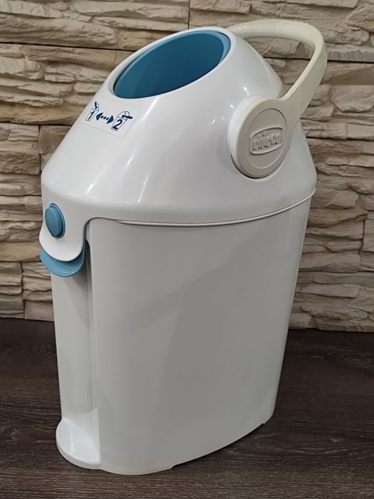 Хигиенният кош "Chicco" за мръсни пелени