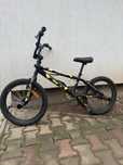 Bicicleta BMX.