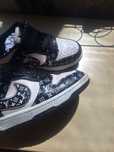 URGENT PITESTI CENTRU! adidasi Nike  Louis Vuitton marimea 36 culoare