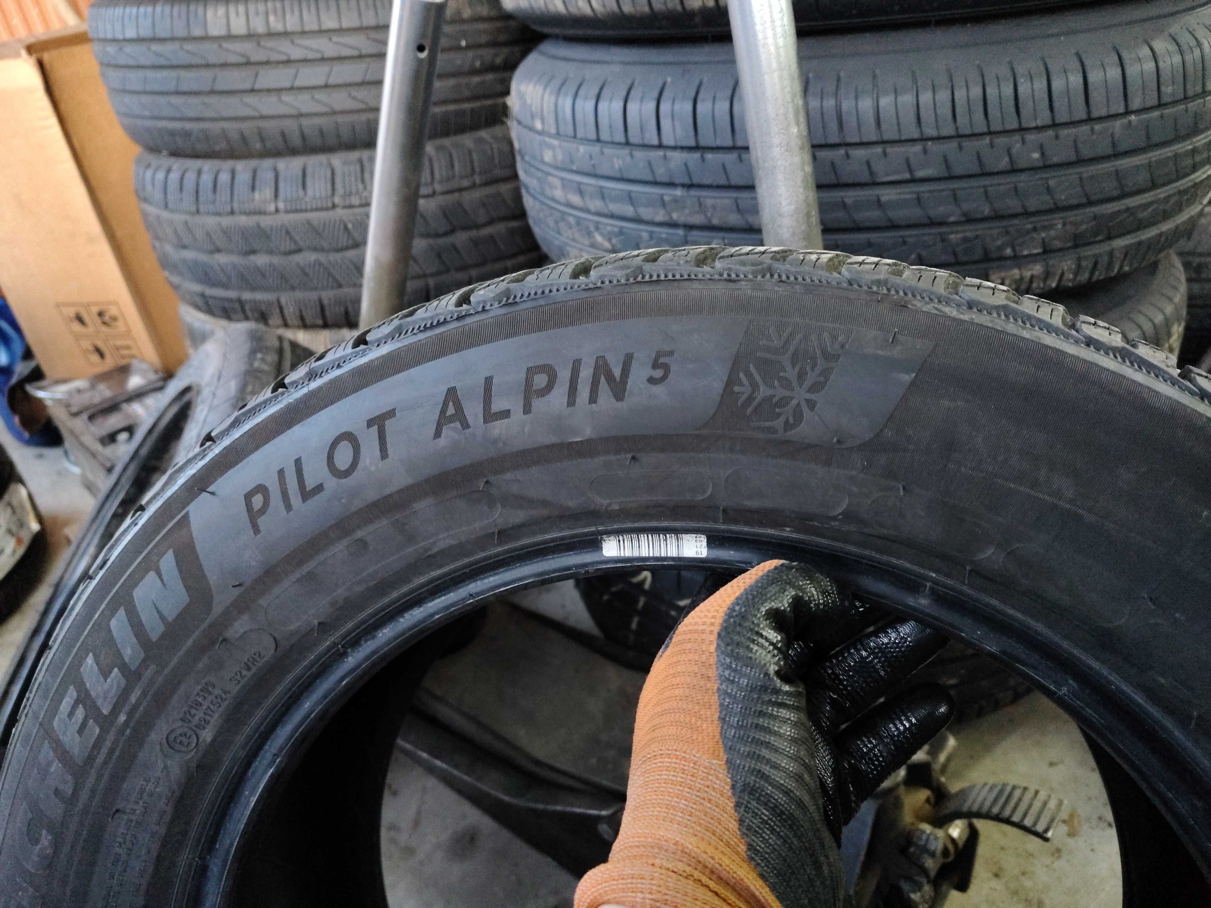 2бр.зимни гуми MICHELIN 235/55/17 103H DOT 3623