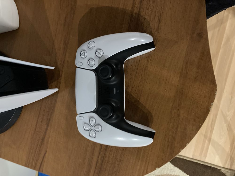 Продавам ps 5  600 лв‼️‼️‼️