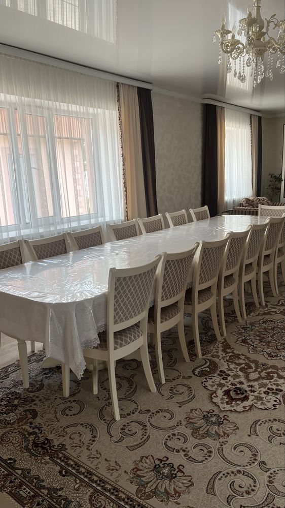Продам стол  и стулья