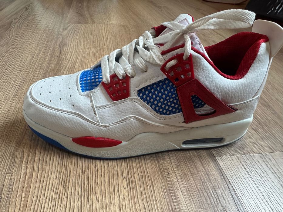 Adidasi Jordan 4 baieti marime 40