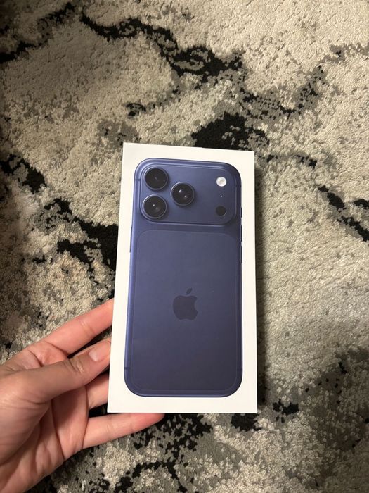 Срочно продам Айфон 17 про 256 гб