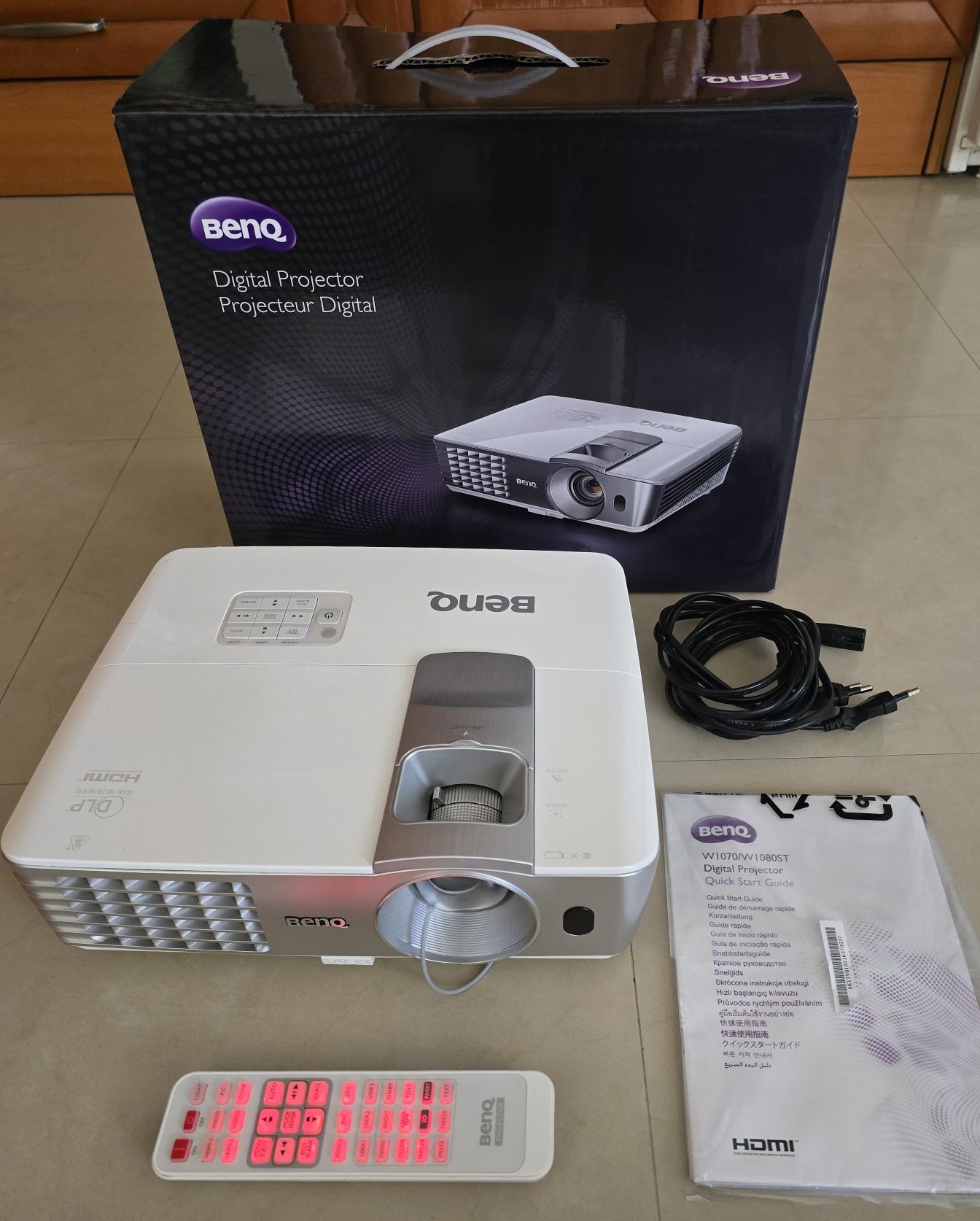 Видеопроектор BenQ W1070+, Full HD, 3D, Бял/Сребрист