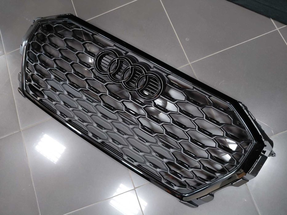 83F853651B Нова S Line решетка Audi Q3 83F 2018-