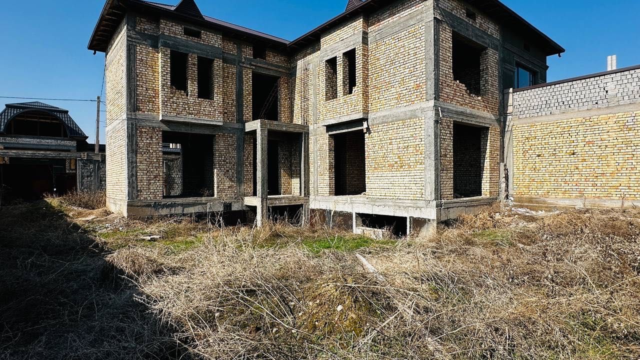 Продаётся дом-коробка в Тузель, махалля Чинор 6 соток