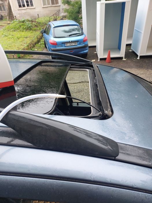 Отстраняване на течове на автомобилни люкаве/шибидах/