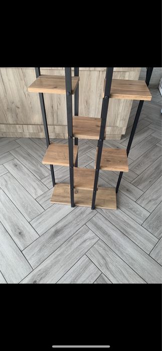 Етажерка за цветя