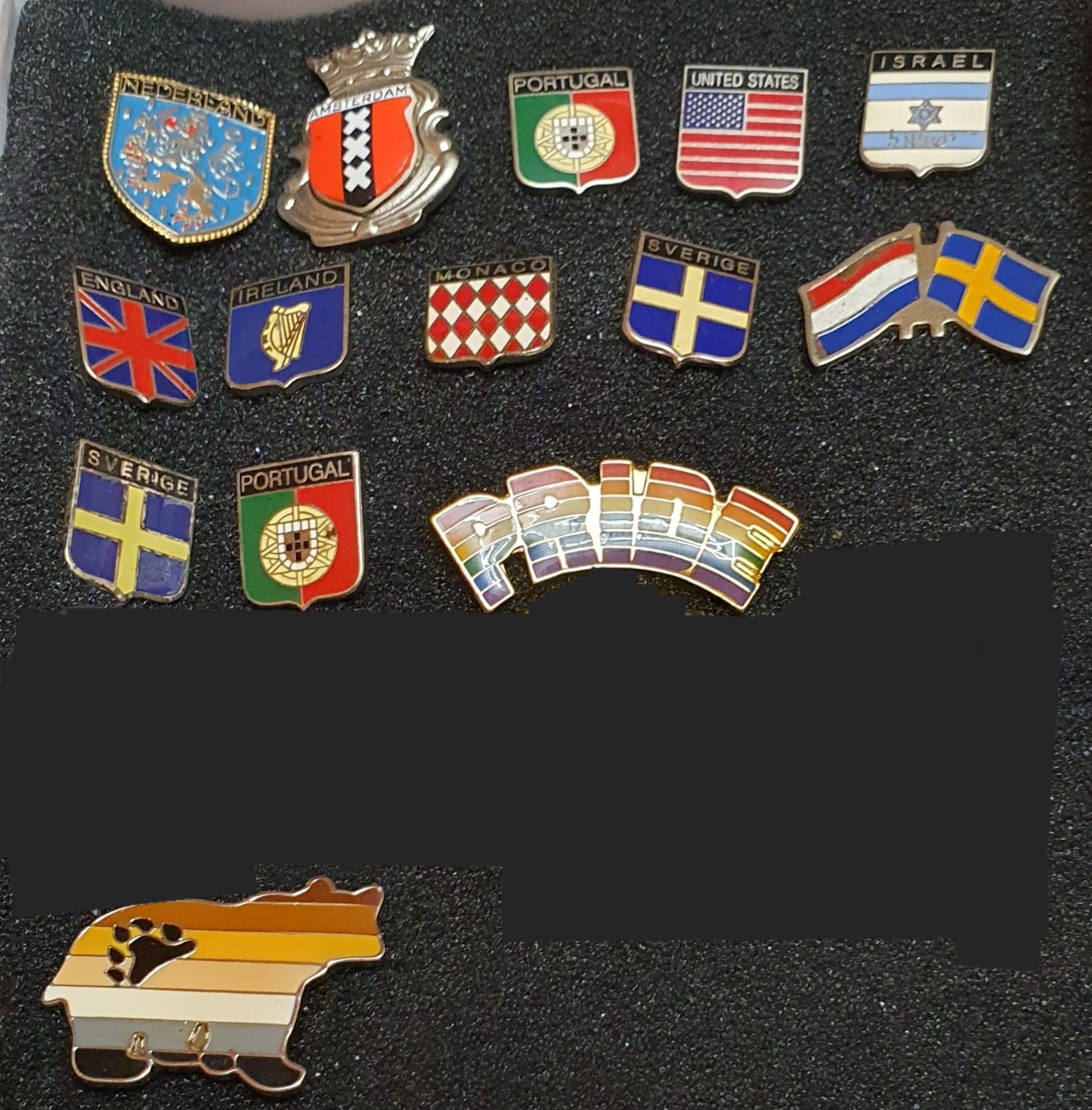14 insigne metal pin