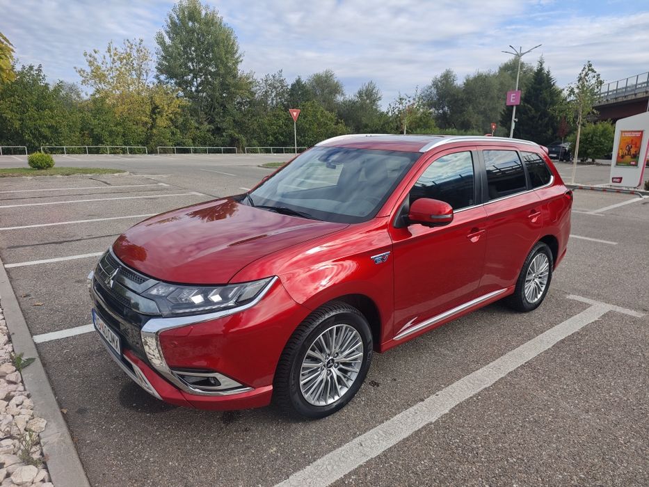 Mitsubishi MY20 Outlander  Plug-In Hybrid Instyle S05
