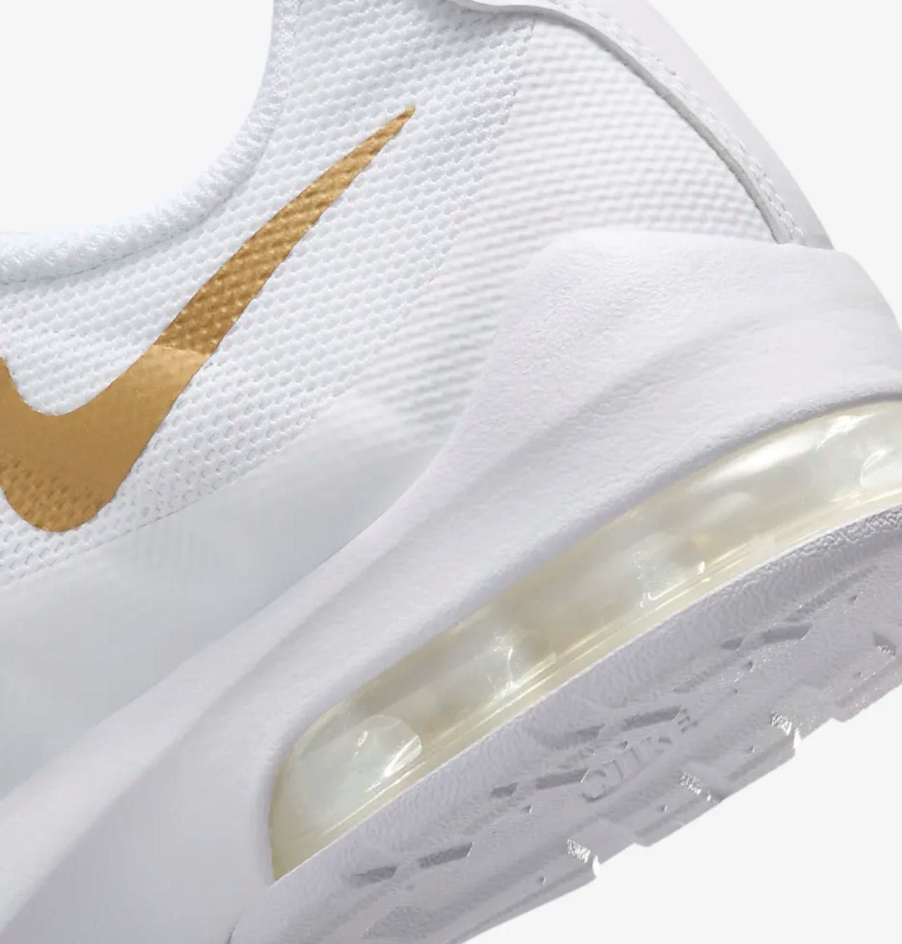 Дамски снейкъри Nike Air Max Invigor