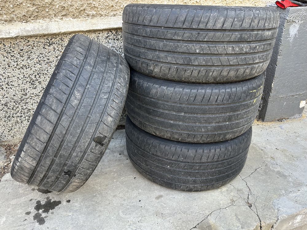 Летни Гуми Bridgestone 245 40 18