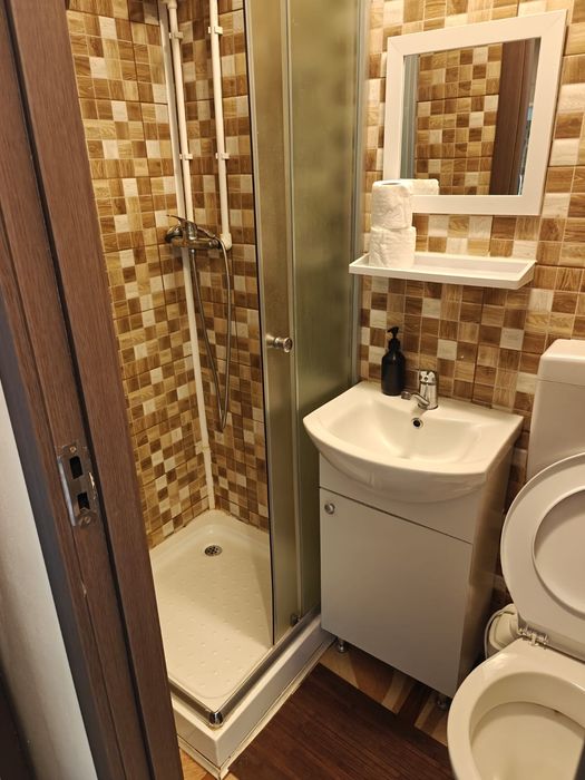 Pf închiriez camera camin 12 mp bularga wc dus