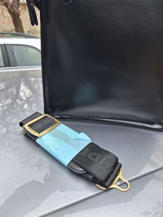 Продавам чисто нова кожена чанта POLO