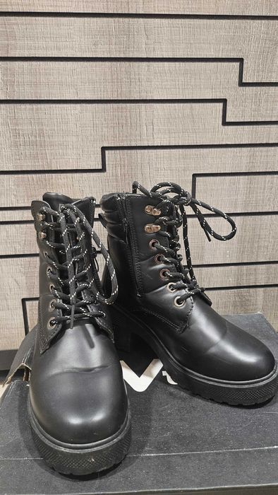 Зимни дамски боти