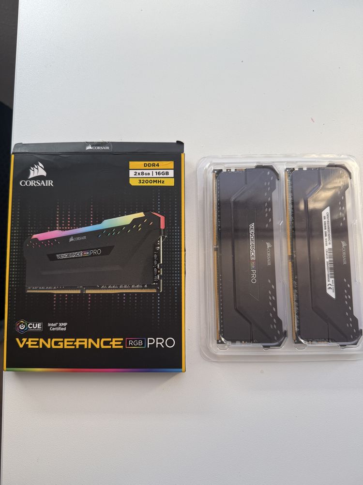 Corsair Vengeance rgb pro 16GB DDR4 3200MHz