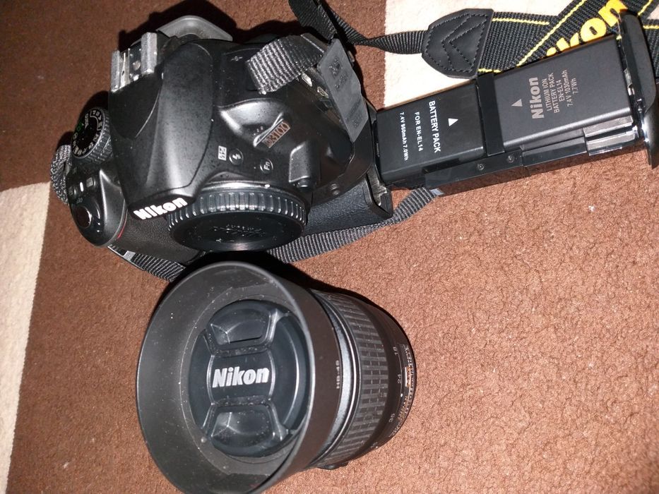 Nikon D 3100 cu obiectiv 18-55 mm
